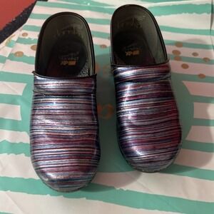 Dansko XP 20 clogs